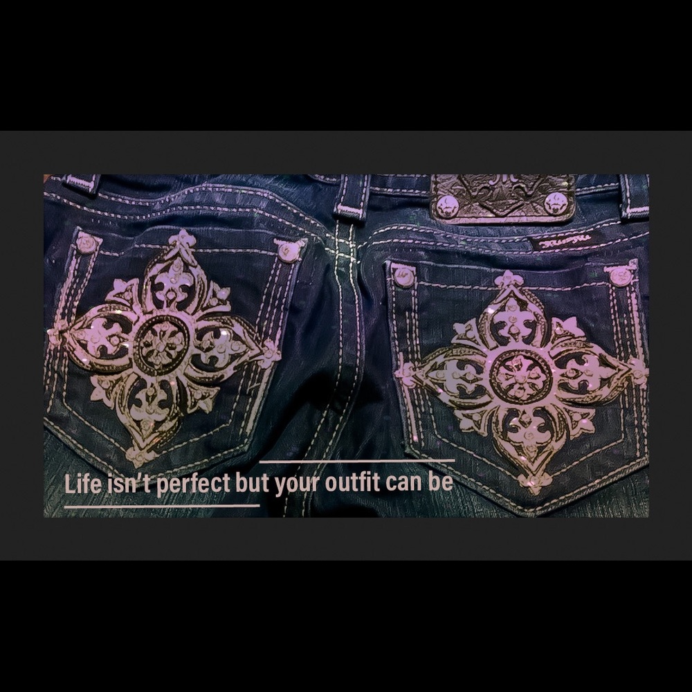Miss Me Jeans size 25 - BEAUTIFUL POCKETS